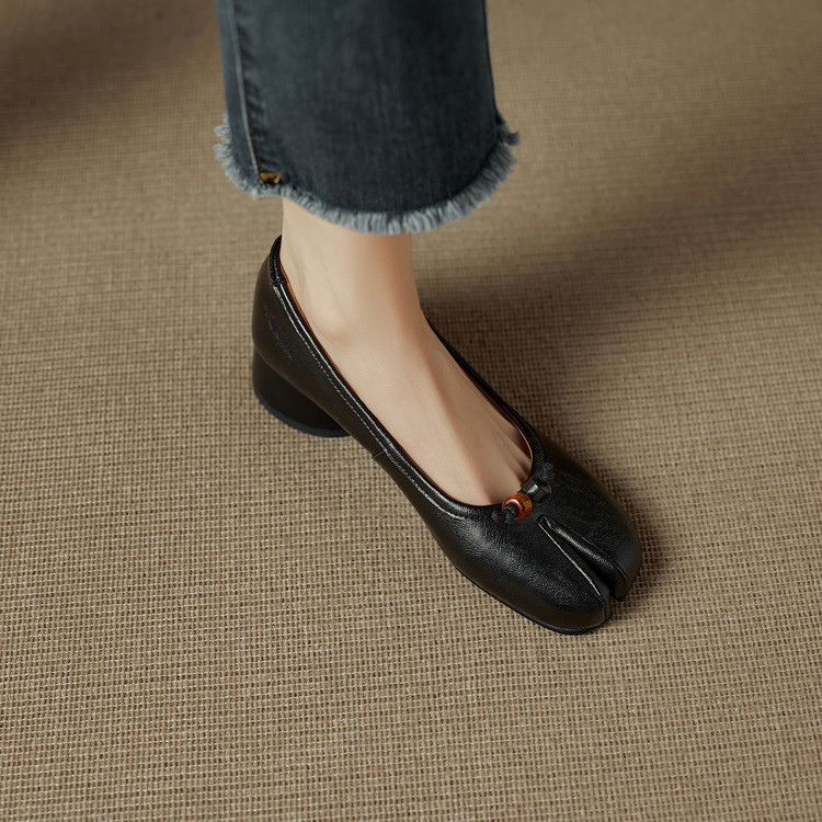 Mary Jane Shoes with Pearl Detail and Chunky Mid Heel - Image 4