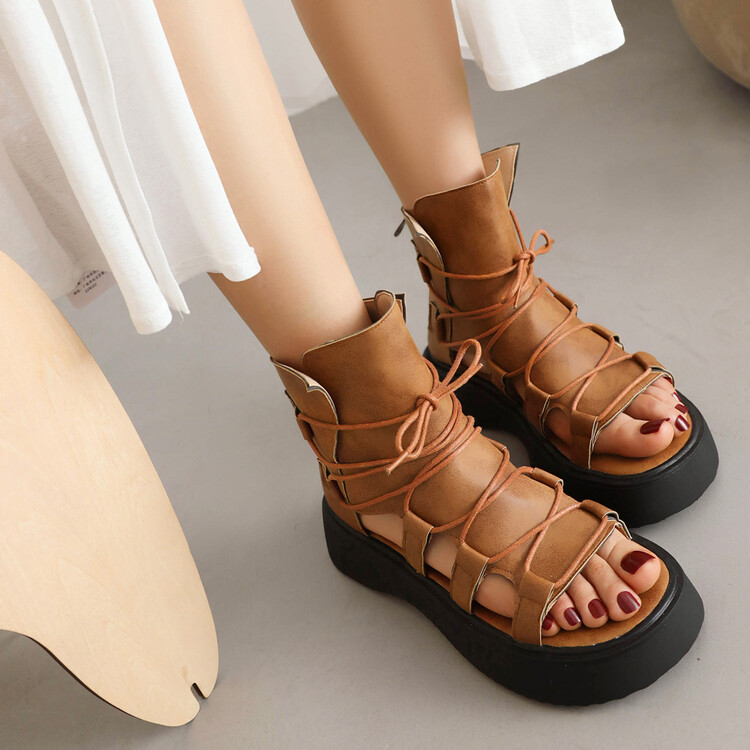 Women's Street Style Open Toe Platform Sandals with Cross Straps and Metal Accents